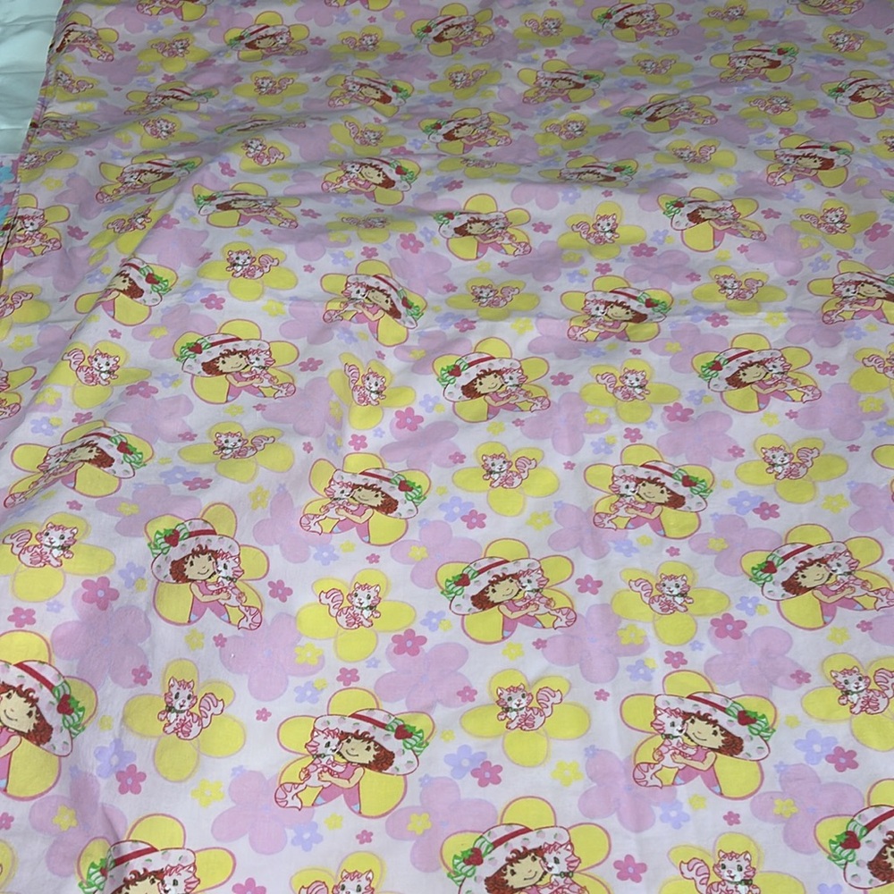 🍓🍰Vintage Strawberry shortcake crib/toddler sheet set - Picture 8 of 15